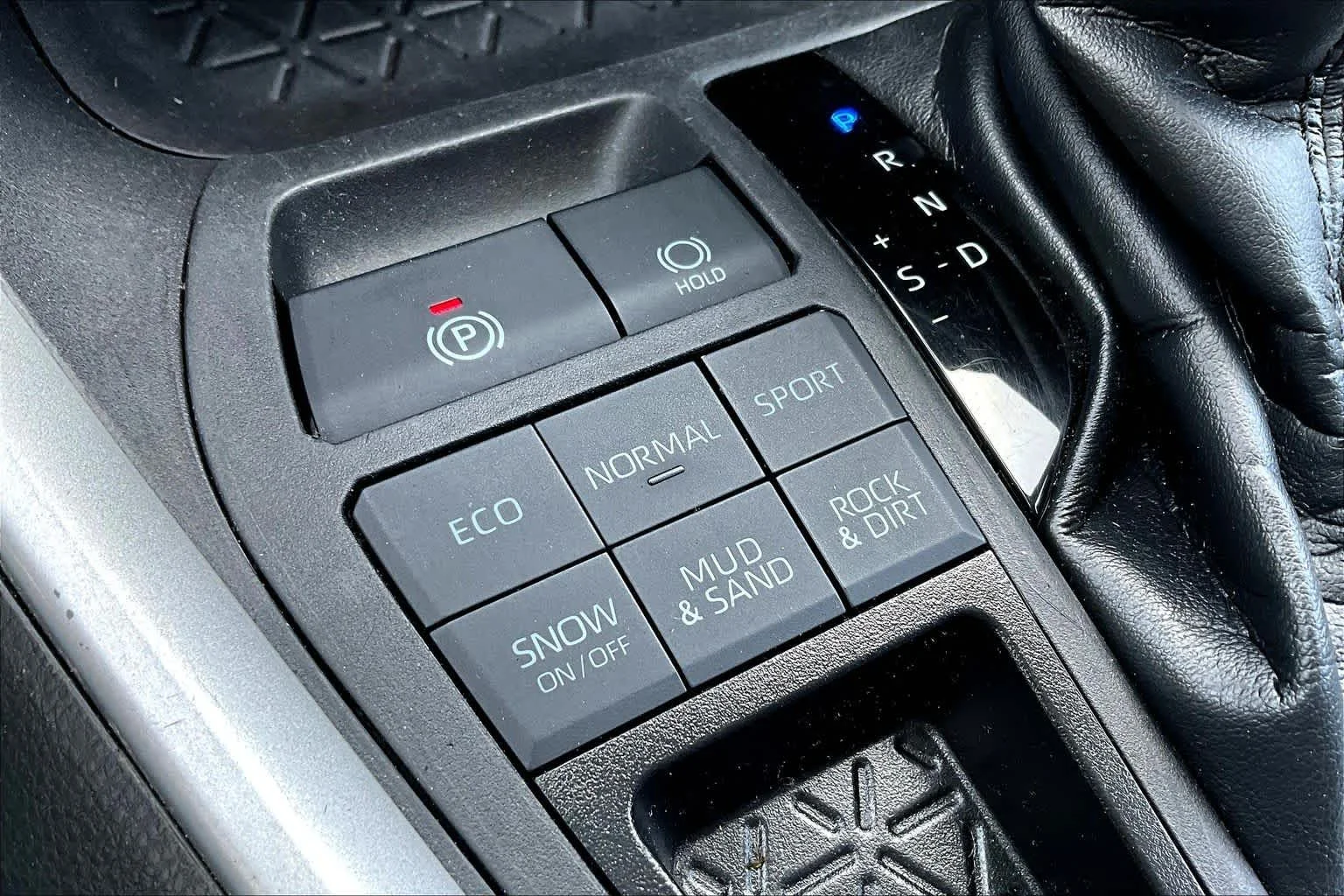 2023 Toyota RAV4 XLE - Photo 33