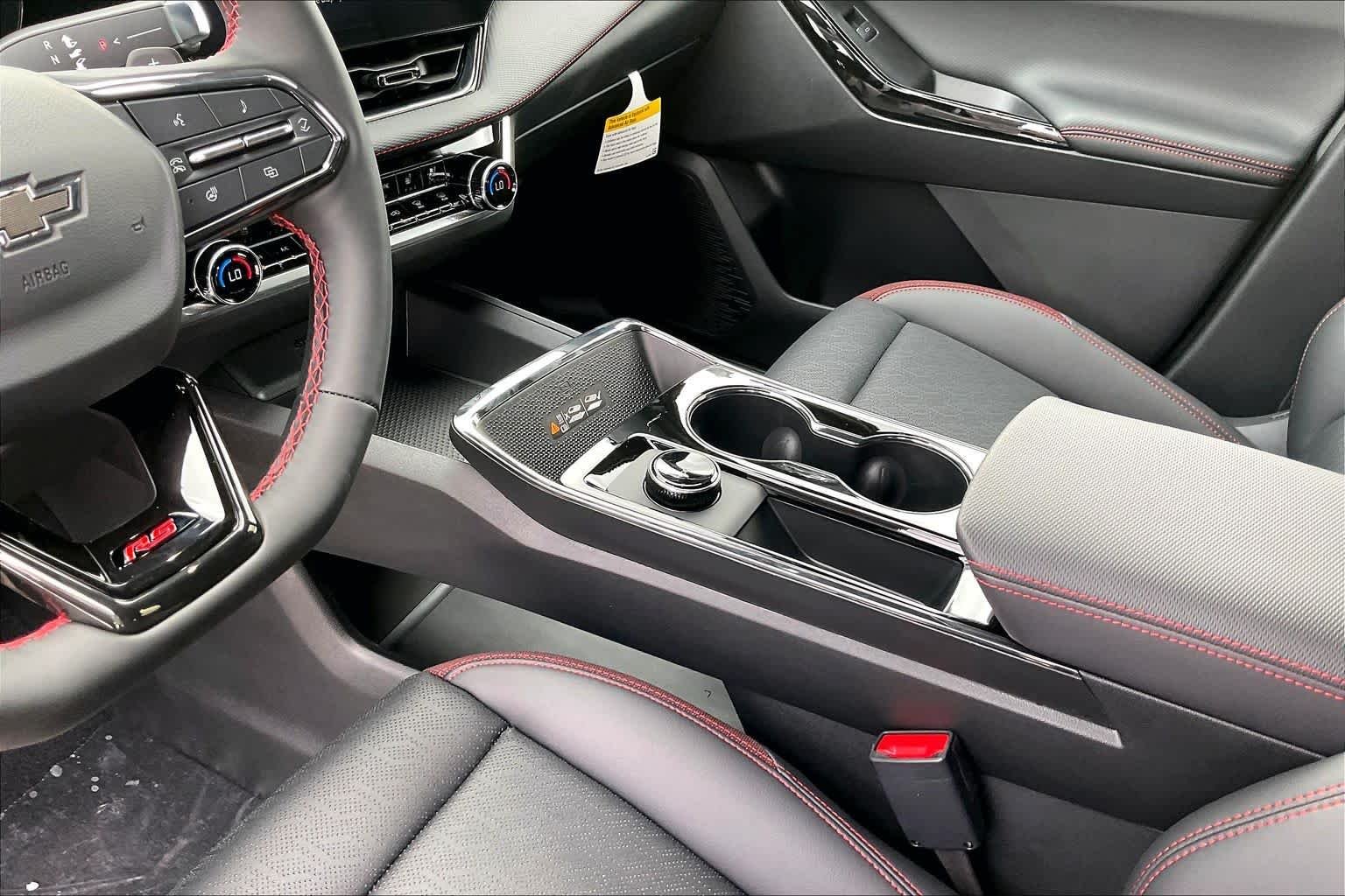 2027 Chevrolet Equinox RS - Photo 8