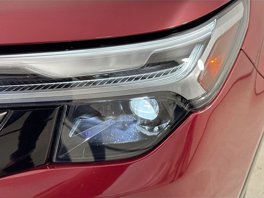 Used 2025 Crimson Red Pearl Subaru Limited image 40