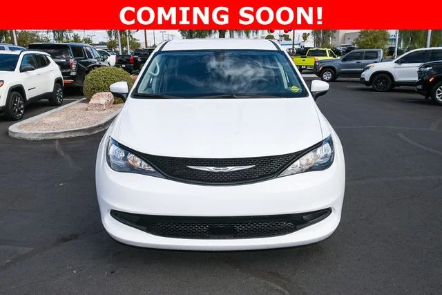 Used 2022 White Chrysler LX image 8