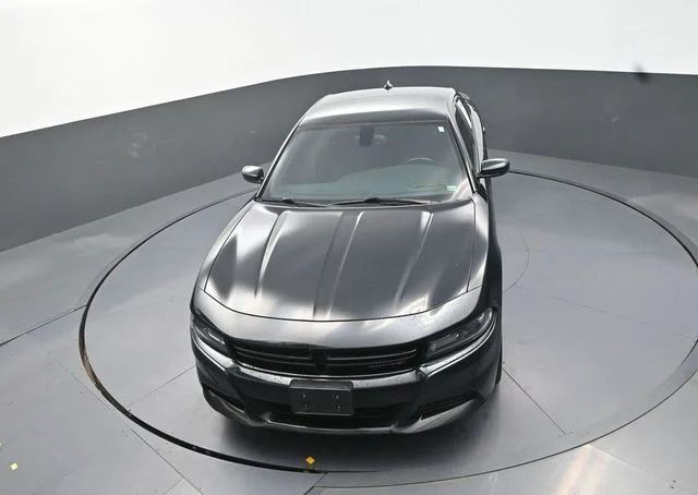 Used 2016 Black Dodge SXT image 12