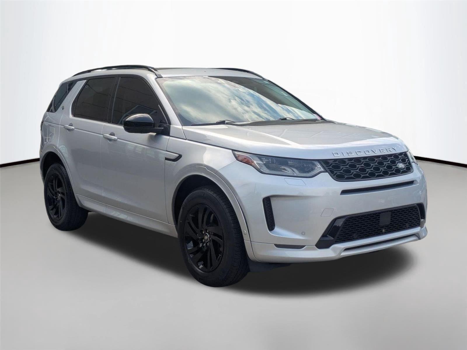 Used 2025 Hakuba Silver Metallic Land Rover S image 3