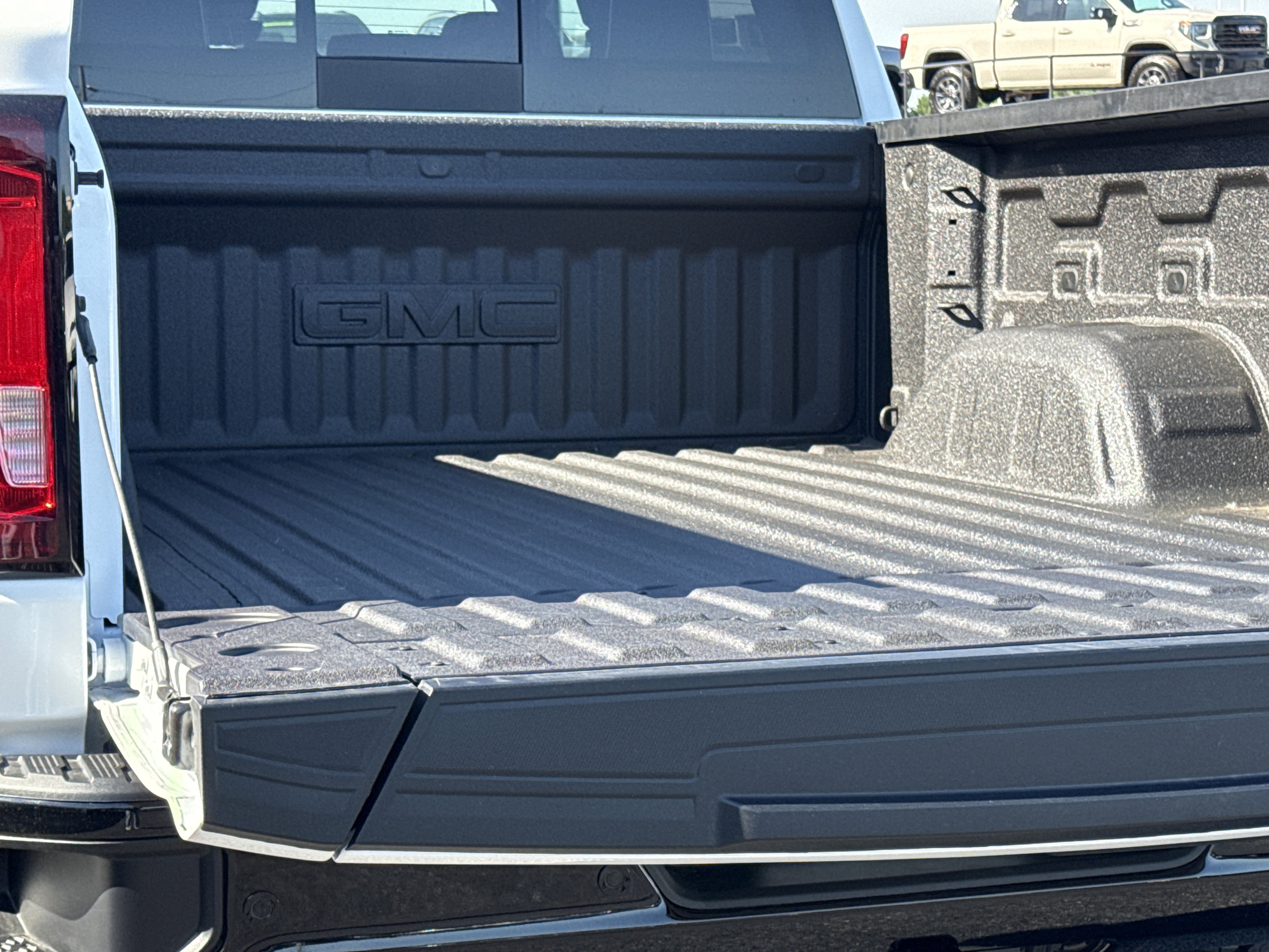 2026 GMC Sierra 1500 AT4X - Photo 11