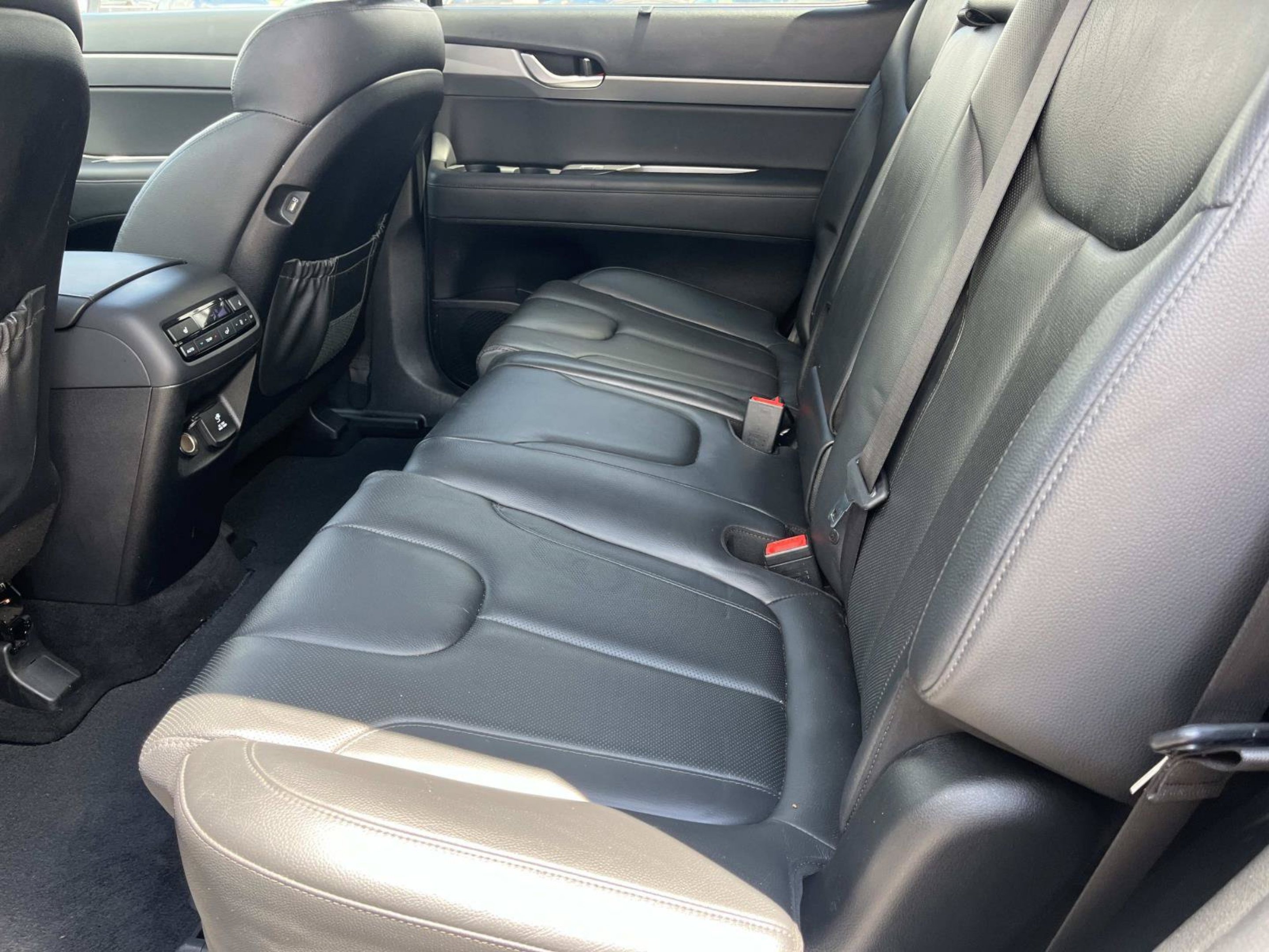 Used 2022 Abyss Black Pearl Hyundai SEL image 22
