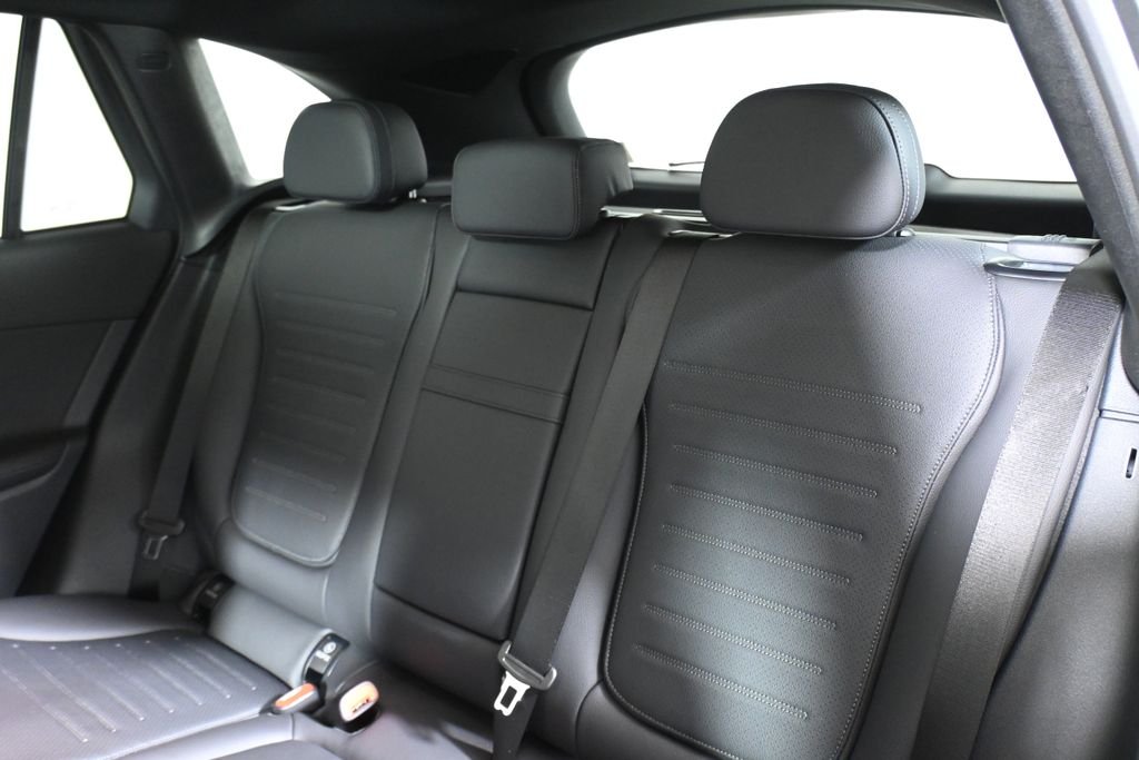 Used 2026 Graphite Grey Metallic Mercedes-Benz GLC 300 image 4