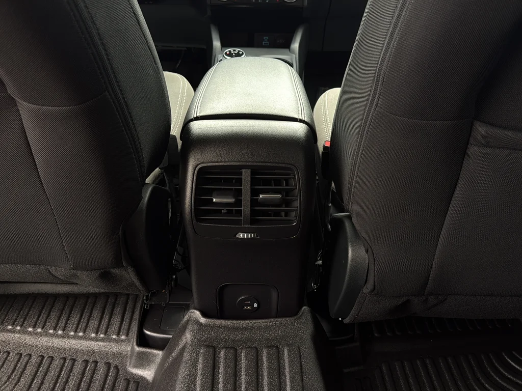 Used 2022 Silver Metallic Ford SE image 22