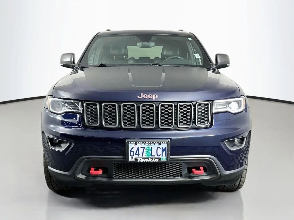 Used 2018 True Blue Pearlcoat Jeep Trailhawk image 3