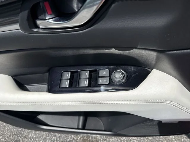 Used 2021 Red Mazda Grand Touring image 27