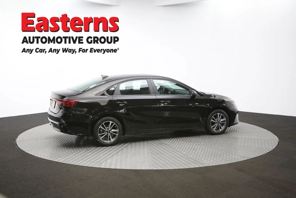 Used 2022 Black Kia LXS image 40