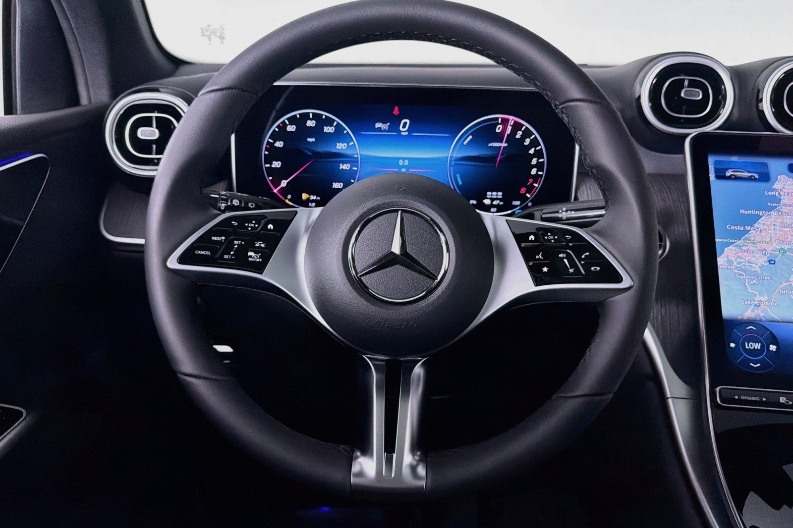 New 2027 Polar White Mercedes-Benz GLC 350e 4MATIC® SUV image 17