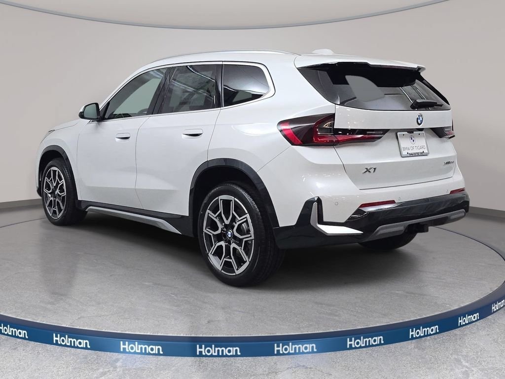New 2026 Mineral White Metallic BMW xDrive28i image 7