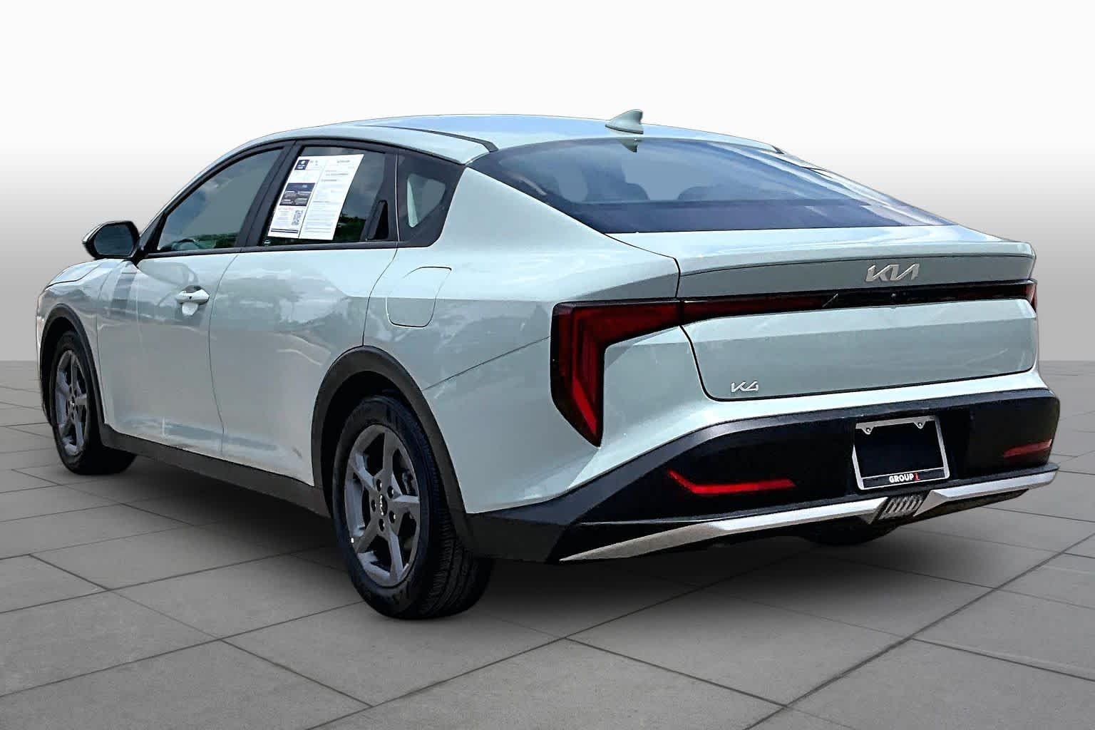 Used 2025 Morning Haze Kia LXS image 12