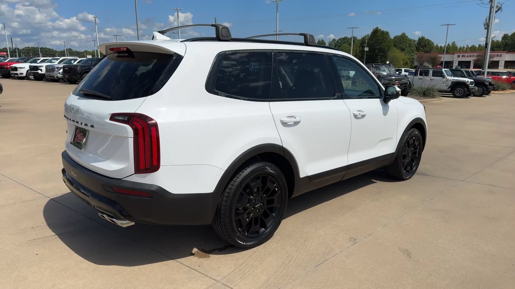 Used 2022 Glacial White Pearl Kia EX image 8