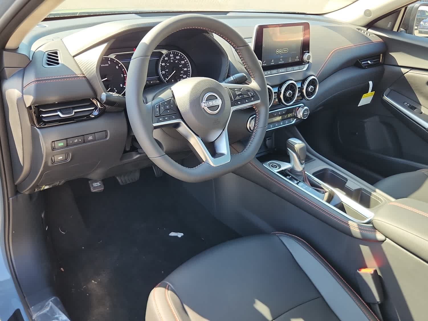 2025 Nissan Sentra SR - Photo 11