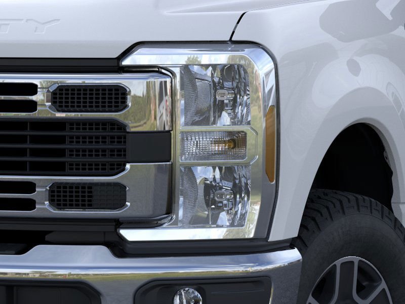 New 2025 Oxford White Ford F-350® XLT image 40