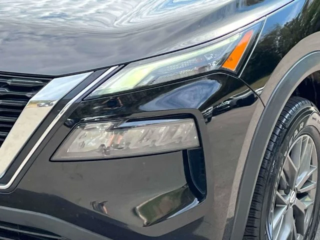 Used 2021 Black Nissan S image 9
