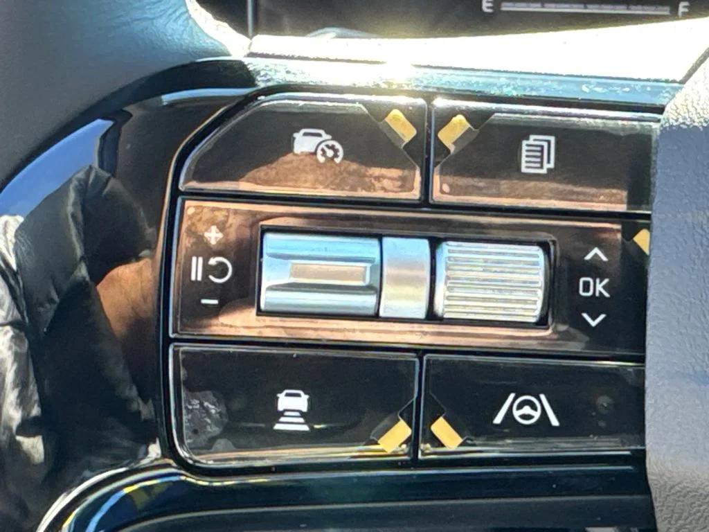 New 2026 Ivory Silver Kia S image 24