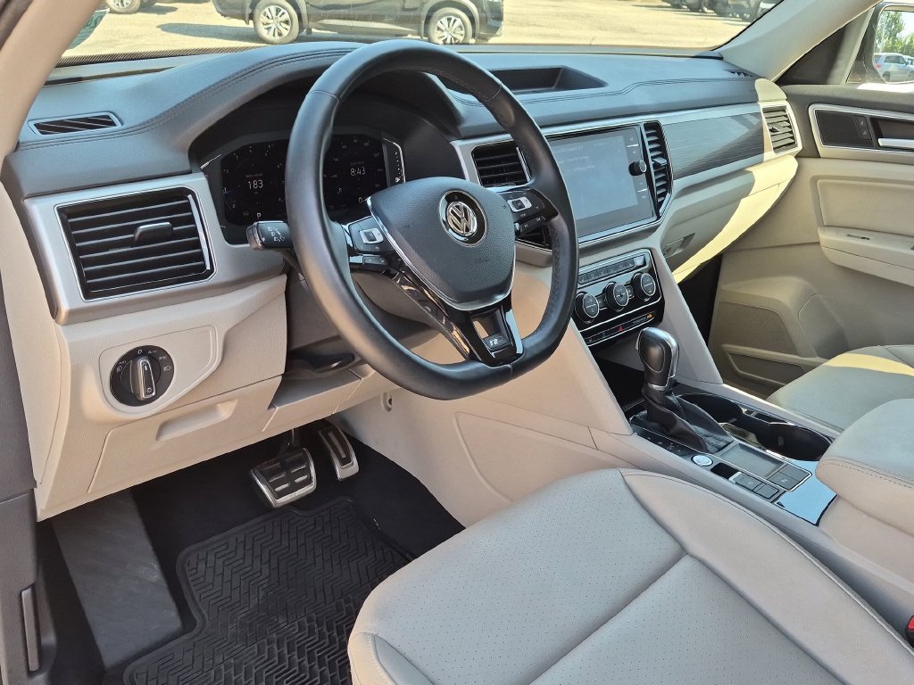 Used 2019 Black Volkswagen 3.6L V6 SEL R-Line image 37