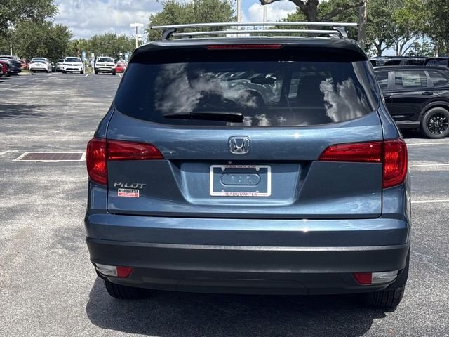 Used 2017  Honda LX image 5