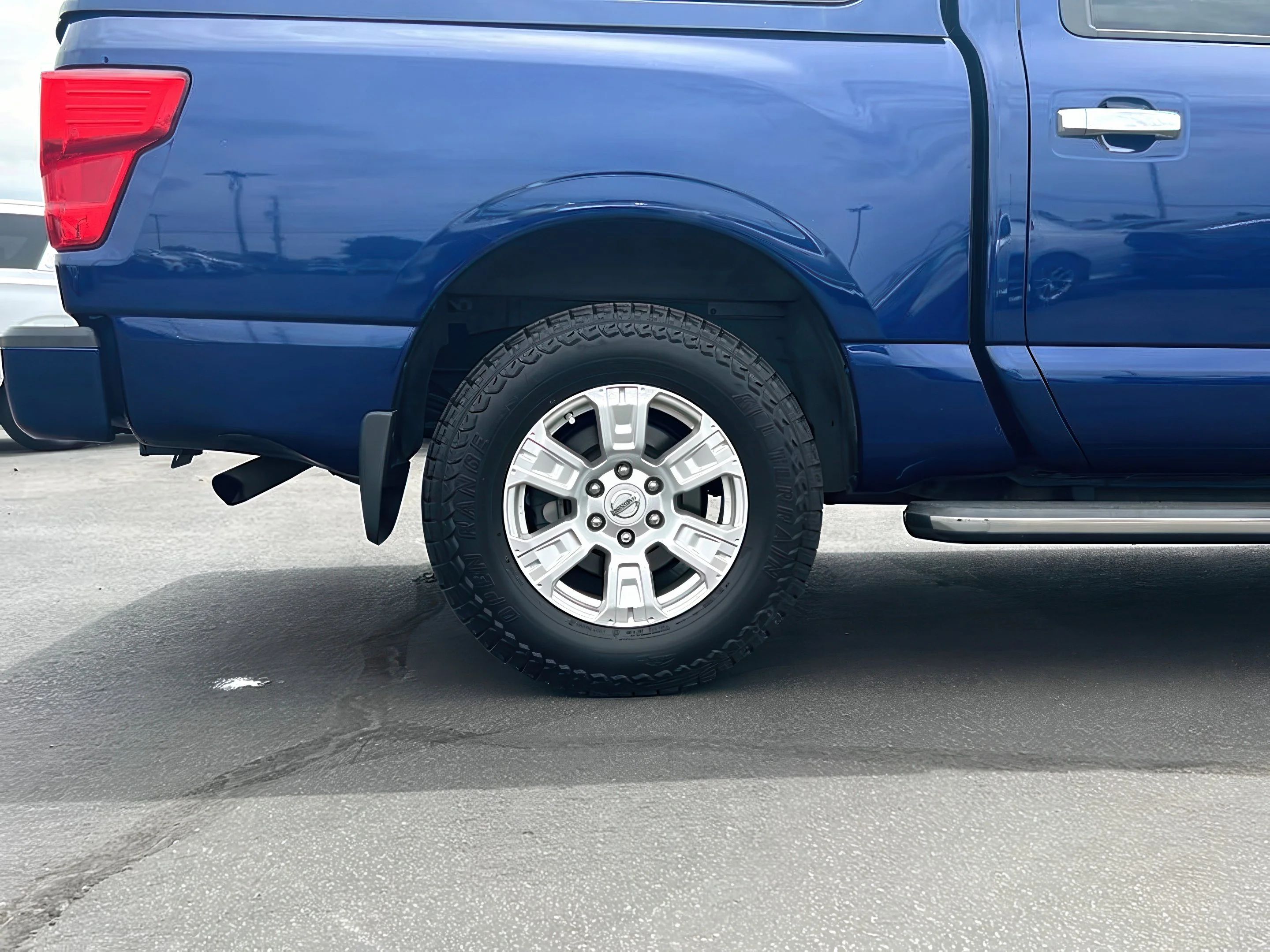 2019 Nissan Titan SV - Photo 18
