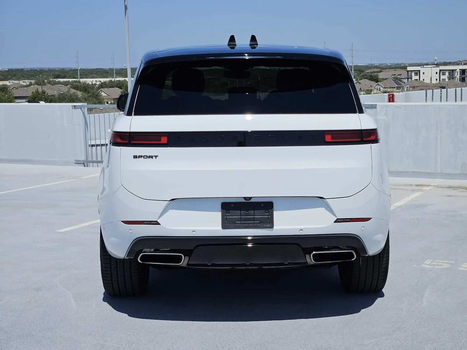 Certified Used 2024 Fuji White Land Rover Dynamic SE image 5