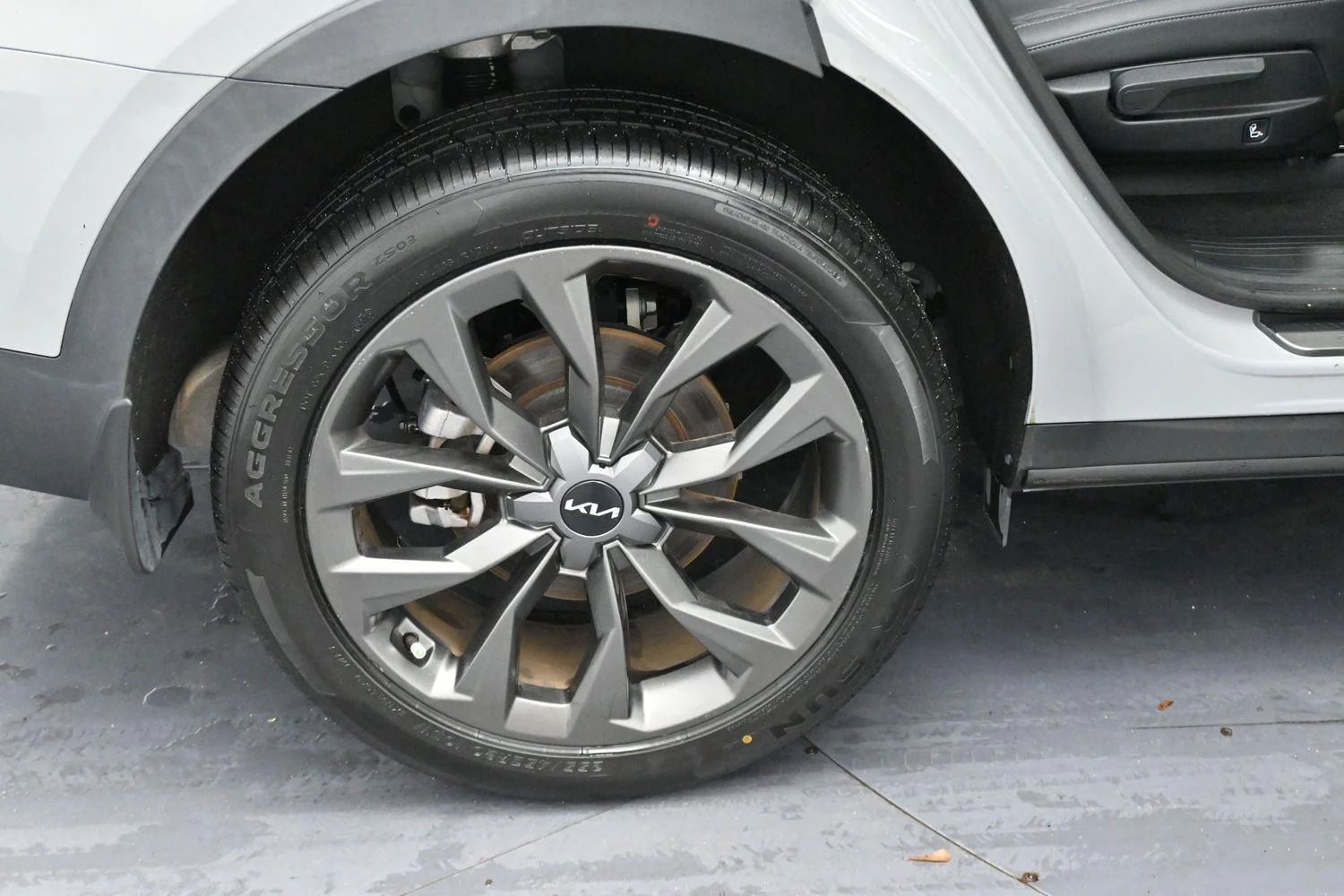 Used 2023 Wolf Gray Kia X-Line SX Prestige image 42