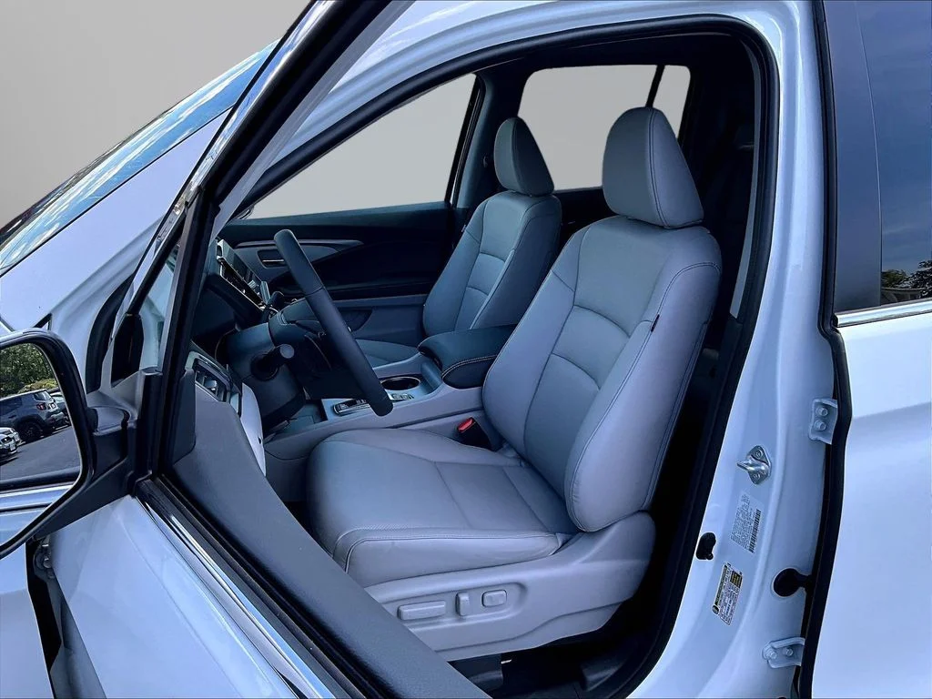 New 2026 Platinum White Pearl Honda RTL image 21