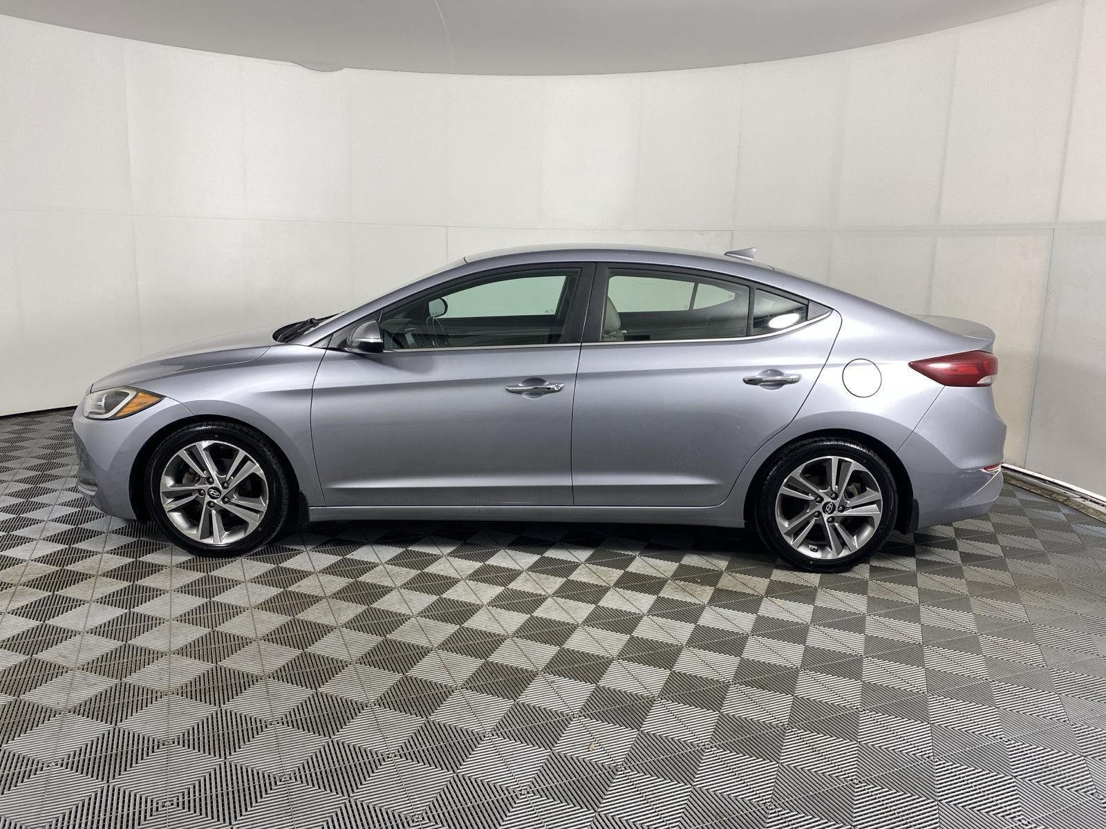Used 2017 Shale Gray Metallic Hyundai Limited image 13