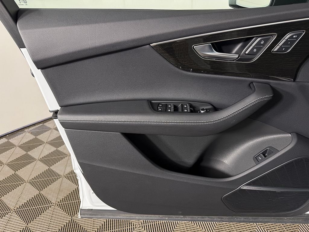 2025 Audi Q7 Premium Plus - Photo 25