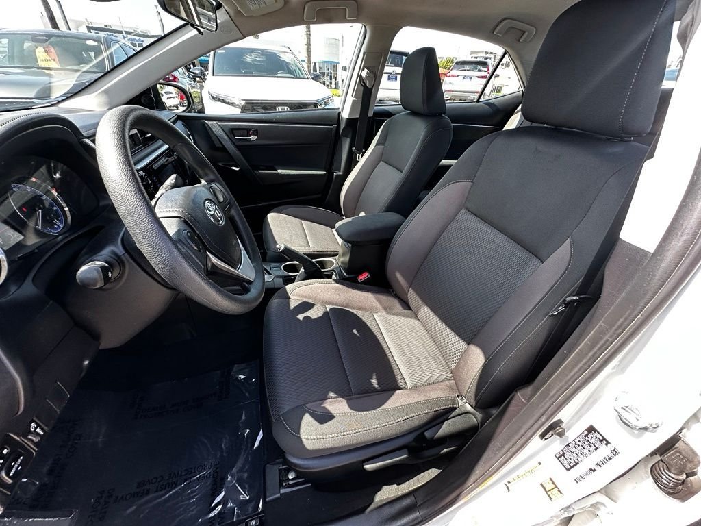 Used 2017 White Toyota LE image 21