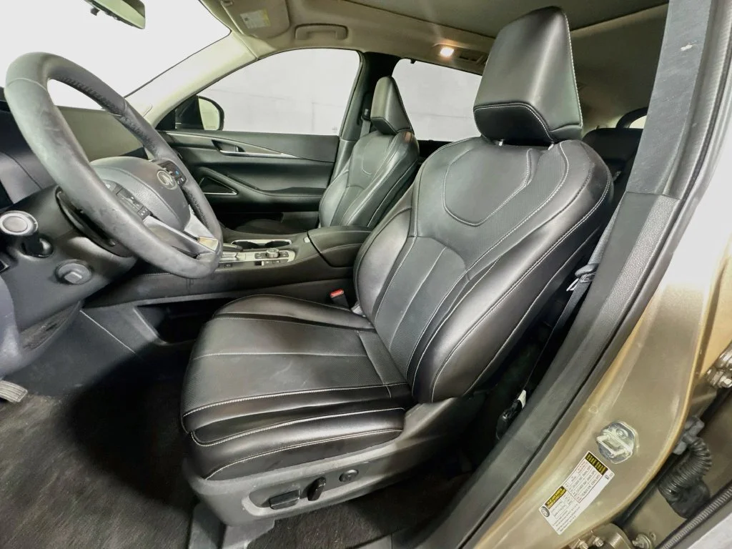 Certified Used 2024 Silver INFINITI LUXE image 28