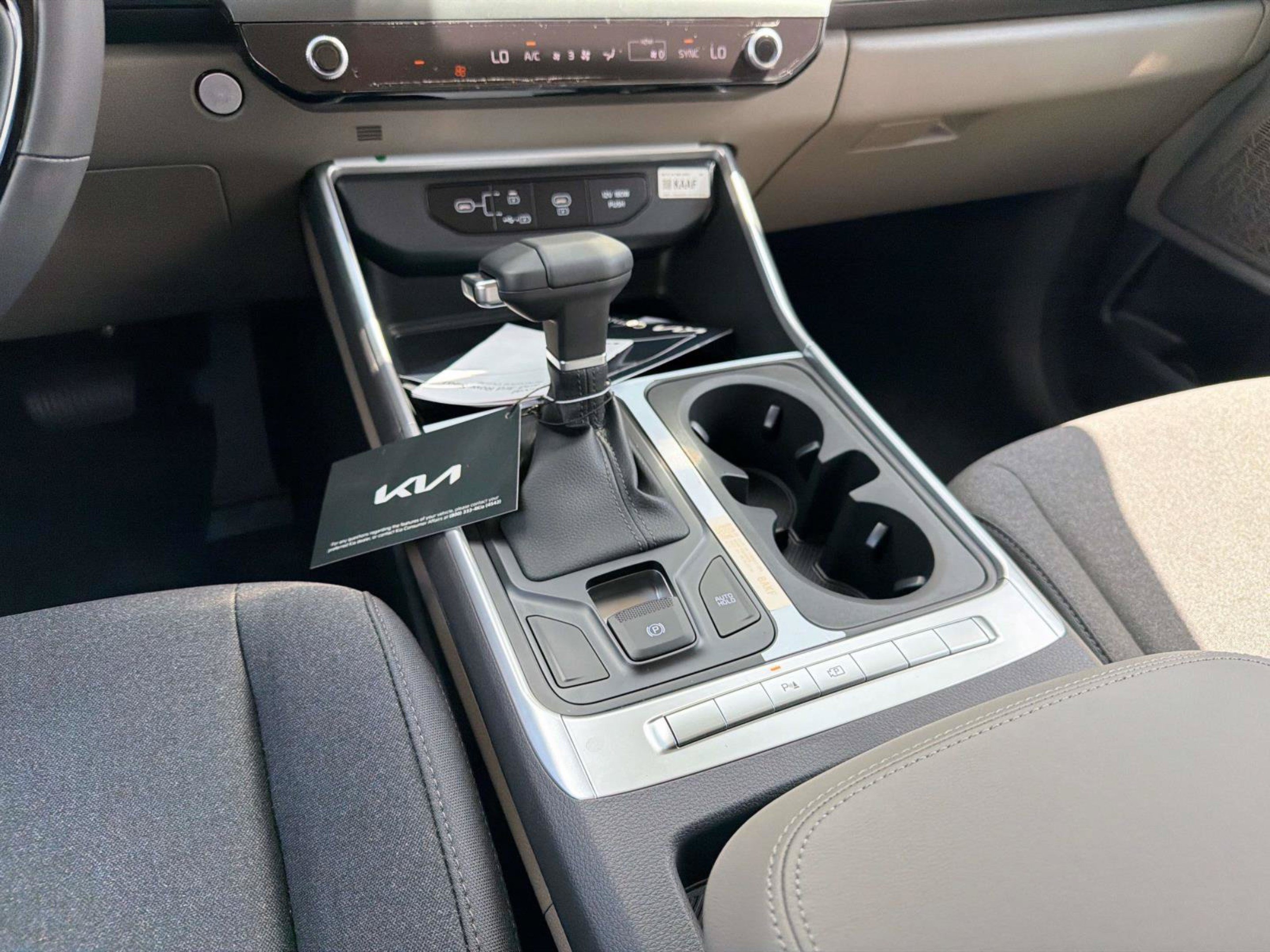 New 2027 Ceramic Silver Kia LX image 13