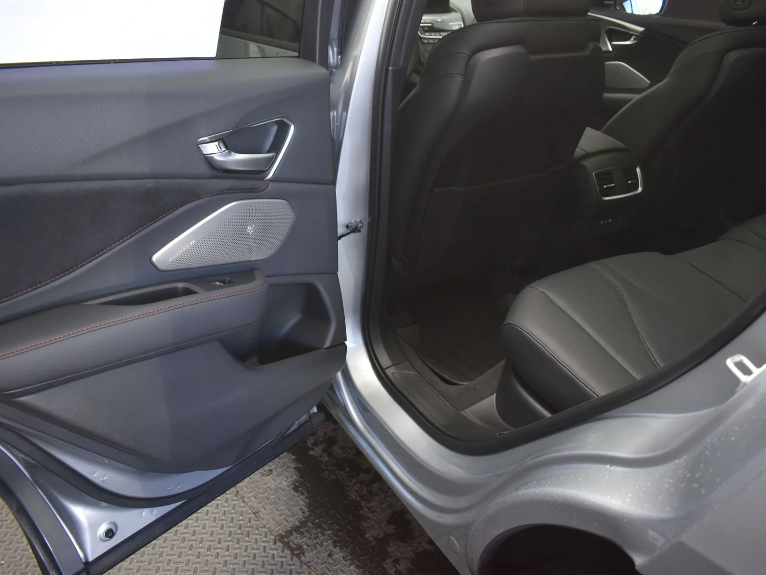 New 2026 Solar Silver Metallic Acura w/A-Spec Advance Package image 23