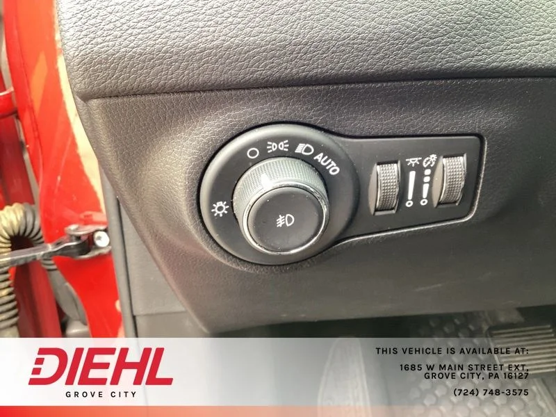 Used 2020 Red Jeep Latitude image 23