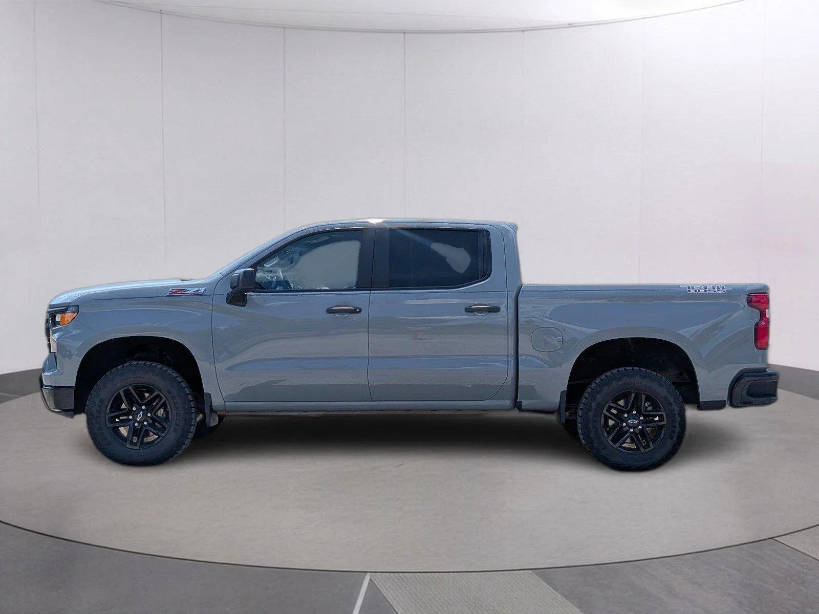 Used 2025 Slate Gray Metallic Chevrolet Custom Trail Boss image 2