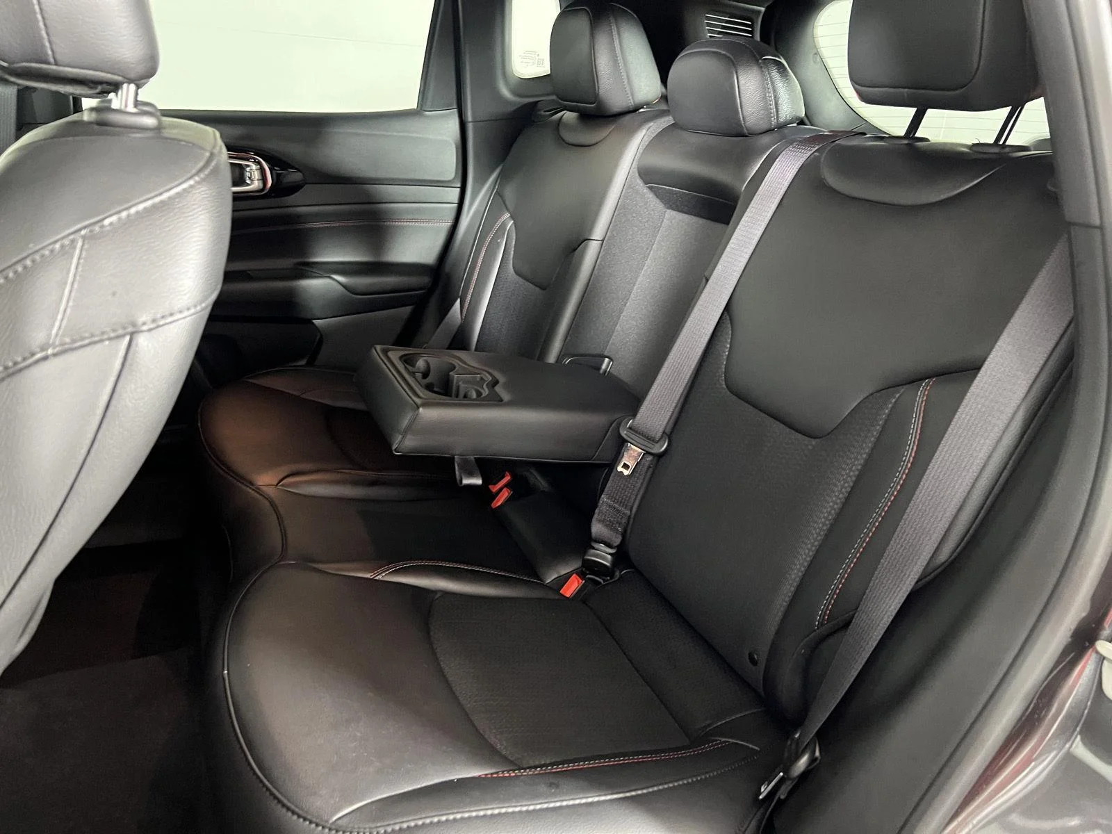Used 2023 Gy Jeep Trailhawk image 4