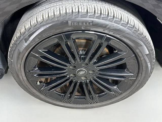 Used 2024 Black Land Rover Dynamic SE image 33