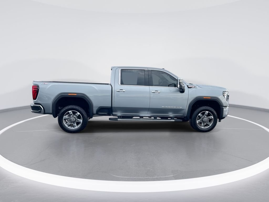 Used 2025 Silver GMC SLT image 9