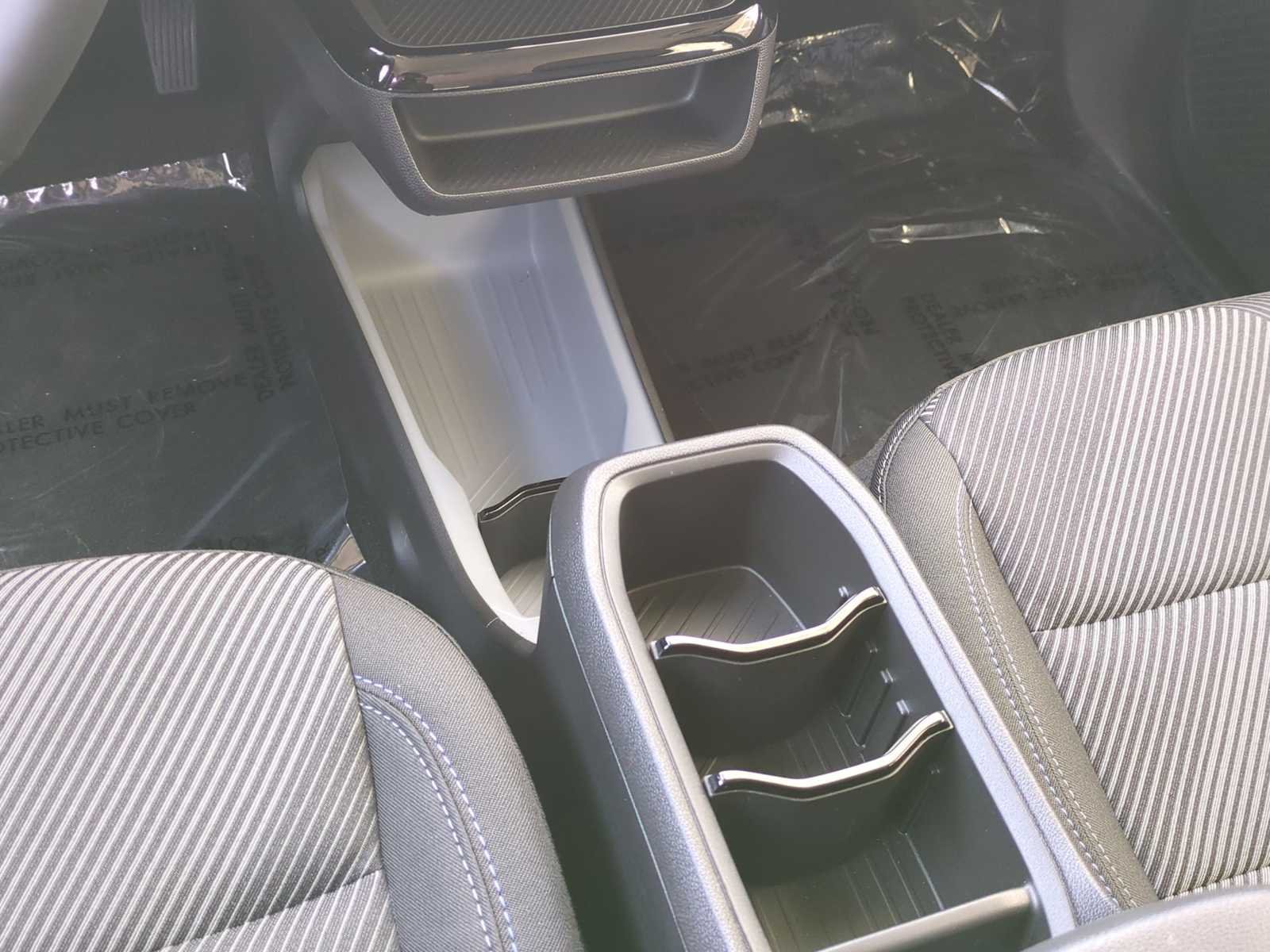 New 2027 Summit White Chevrolet LT image 18
