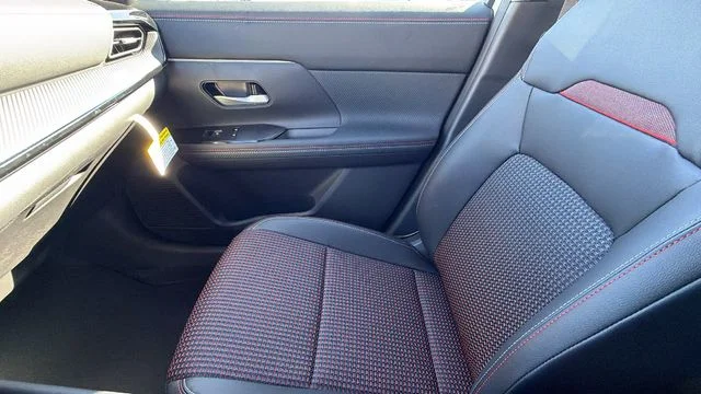 2026 Nissan KICKS SR - Photo 22