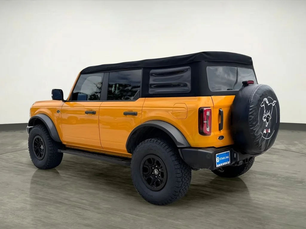 Used 2022 Orange Ford Wildtrak image 4