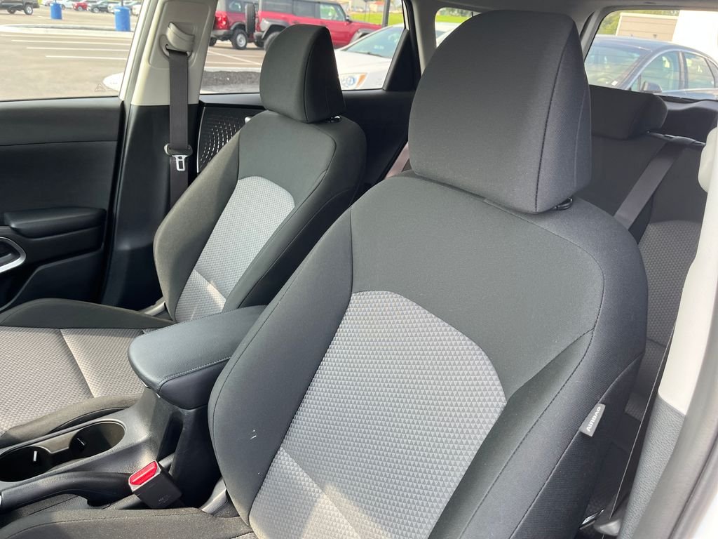 Used 2025 White Kia LX image 12