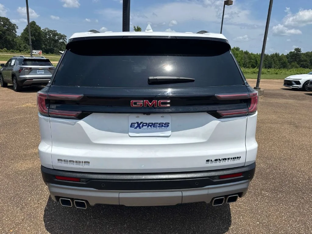Used 2025 White GMC Elevation image 7
