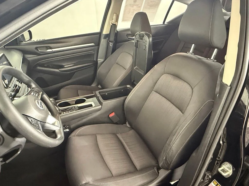 Used 2021 Black Nissan 2.5 SV image 10