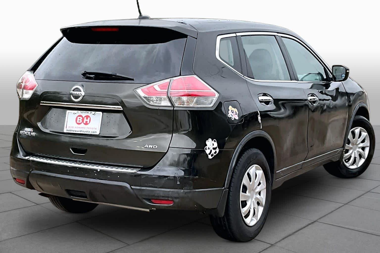Used 2015 Midnight Jade Nissan S image 12