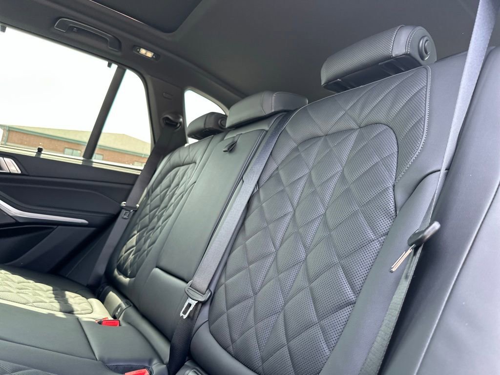 New 2026 Carbon Black Metallic BMW xDrive50e image 20
