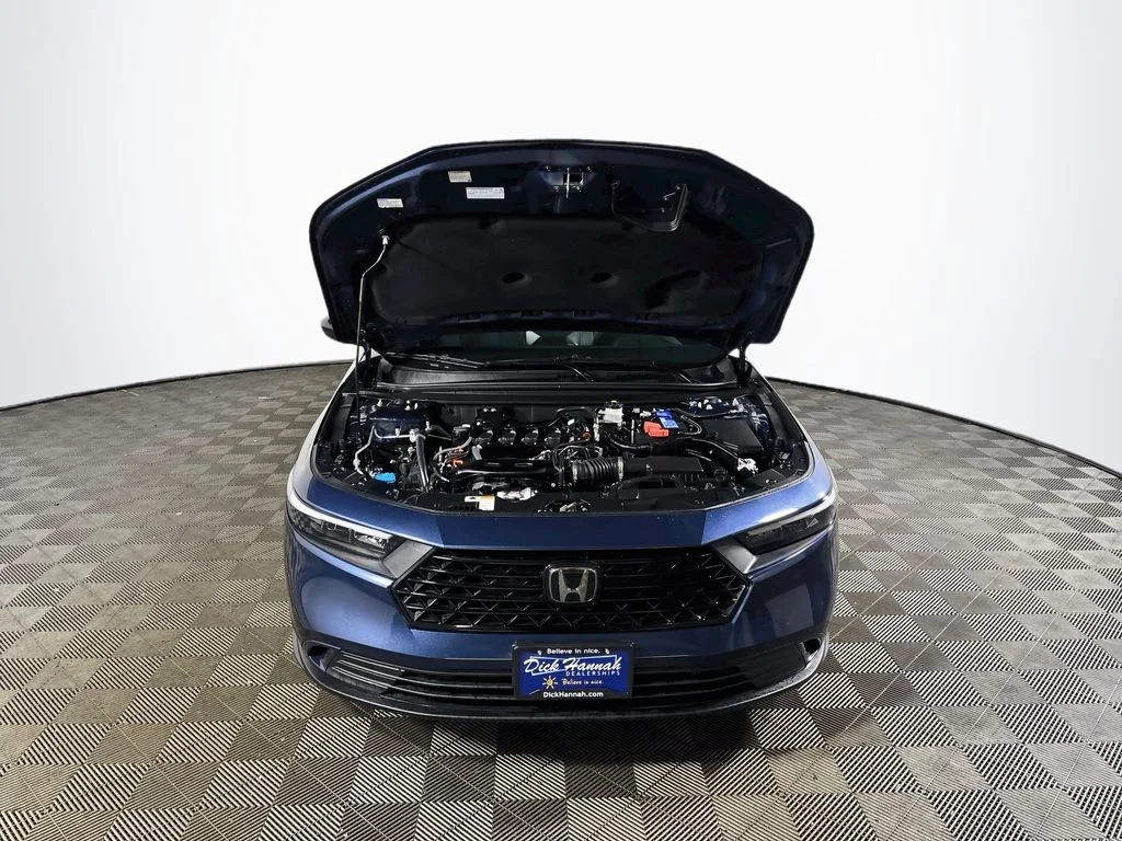 Used 2024 Canyon River Blue Metallic Honda EX image 22