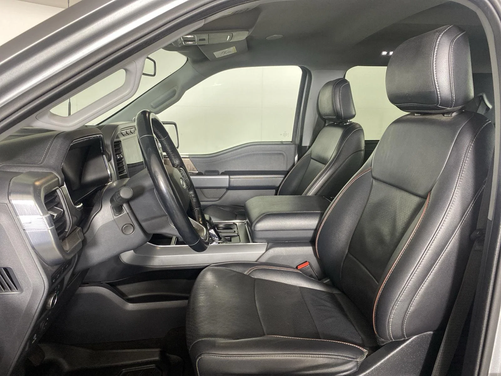 Used 2021 Iconic Silver Ford LARIAT image 10