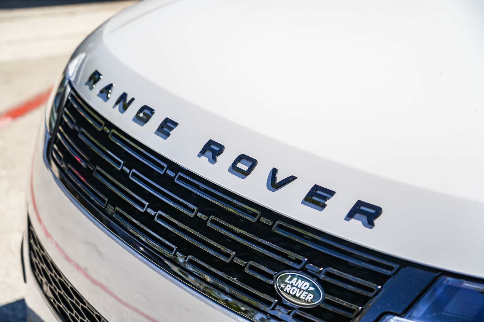 New 2026 Borasco Grey Land Rover SE image 11