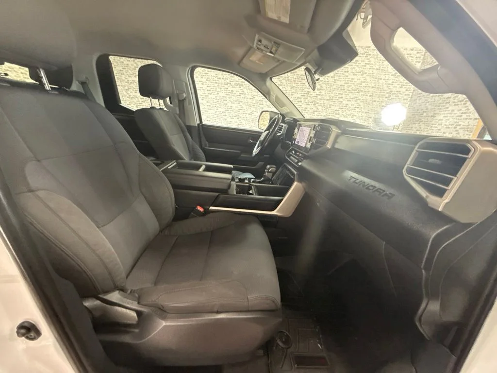 Used 2022 White Toyota SR5 image 11
